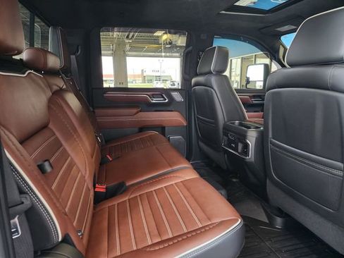 Used 2024 GMC Sierra 2500 Denali Ultimate image 16