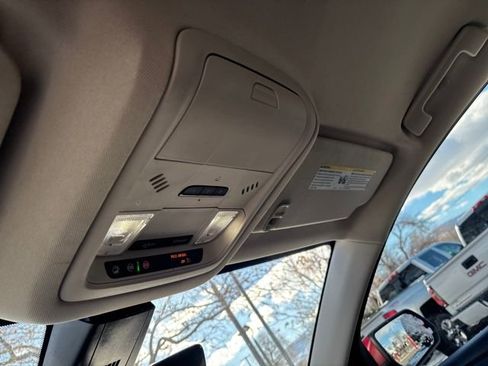 Used 2023 GMC Acadia Denali w/ Denali Technology Package image 24