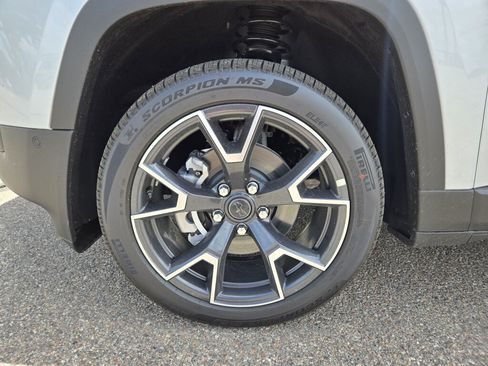 Certified 2026 Jeep Cherokee Overland AWD/4WD image 16