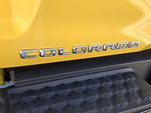 Certified 2023 Chevrolet Colorado Trail Boss w/ Technology Package AWD/4WD image 32