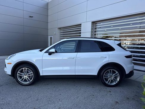 Used 2023 Porsche Cayenne Platinum Edition AWD/4WD image 4