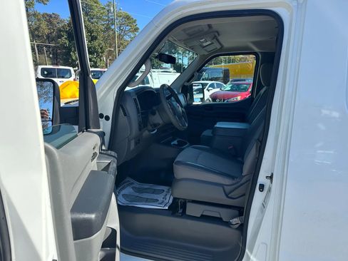Used 2014 Nissan NV 2500 SV image 12