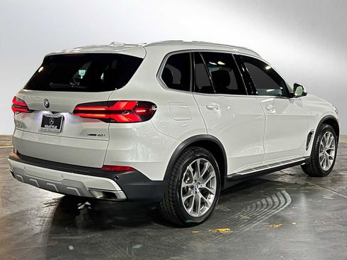 Used 2024 BMW X5 xDrive40i AWD/4WD image 3