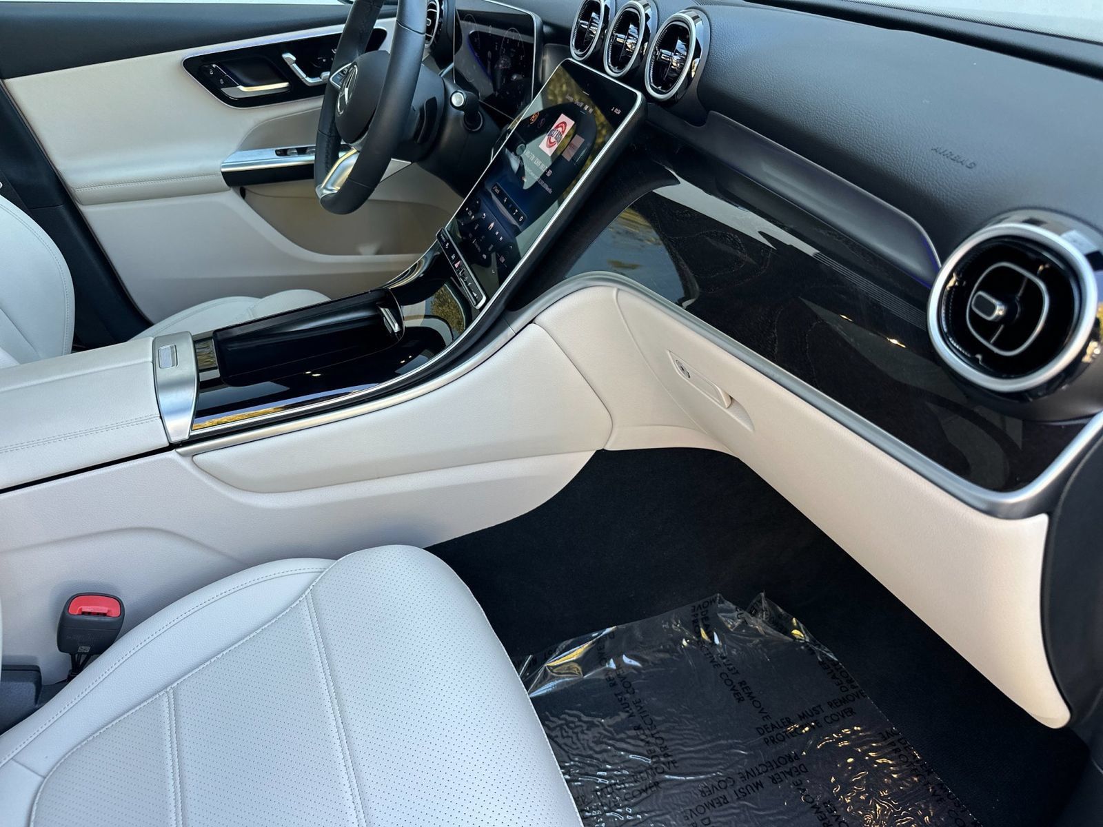 Certified 2026 Mercedes-Benz GLC 300 4MATIC image 17