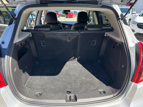 Used 2021 Buick Encore Preferred image 24