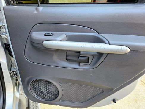 Used 2002 Ford Explorer Sport Trac 2WD image 17