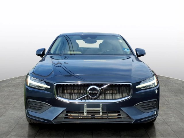Used 2020 Volvo S60 T5 Momentum FWD image 2