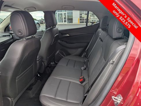 Used 2024 Buick Encore GX Avenir w/ Avenir Convenience Package FWD image 9