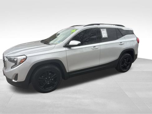 Used 2020 GMC Terrain SLE w/ Driver Convenience Package image 5