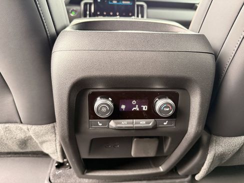 New 2026 GMC Acadia AT4 w/ Luxury Package AWD/4WD image 28