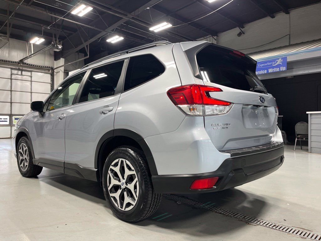 Used 2021 Subaru Forester Premium w/ Popular Package #1 AWD/4WD image 5