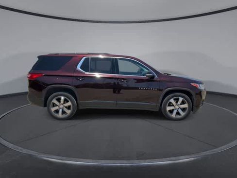 Used 2021 Chevrolet Traverse LT w/ LT Premium Package AWD/4WD image 9