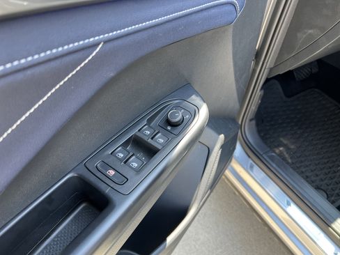 Certified 2025 Volkswagen Taos SEL image 14