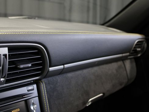 Used 2010 Porsche 911 GT3 image 32