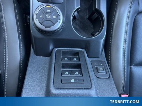 Used 2025 Ford Bronco Outer Banks image 37