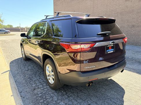 Used 2019 Chevrolet Traverse LT FWD image 3