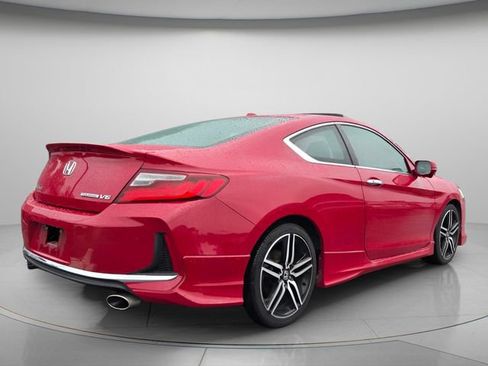 Used 2016 Honda Accord Touring image 6