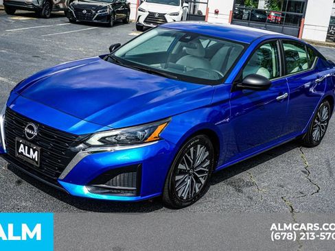 Used 2025 Nissan Altima 2.5 SV FWD image 15