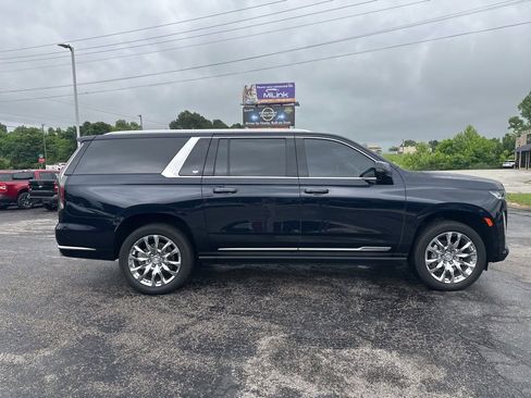 Used 2021 Cadillac Escalade ESV Premium Luxury Platinum w/ Heavy-Duty Trailer Package AWD/4WD image 2