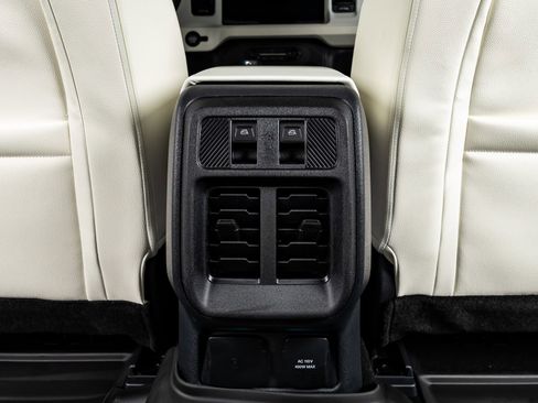 Used 2026 Ford Bronco Heritage Edition AWD/4WD image 32