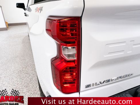 Used 2024 Chevrolet Silverado 1500 W/T image 9