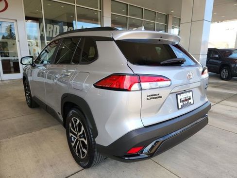 Used 2024 Toyota Corolla Cross SE image 8