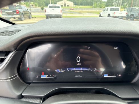 Used 2023 Jeep Grand Cherokee Laredo image 18