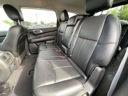 Used 2014 Nissan Pathfinder Platinum AWD/4WD image 13