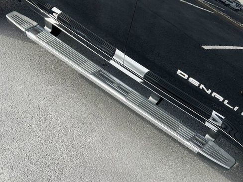 Used 2025 GMC Sierra 2500 Denali image 16
