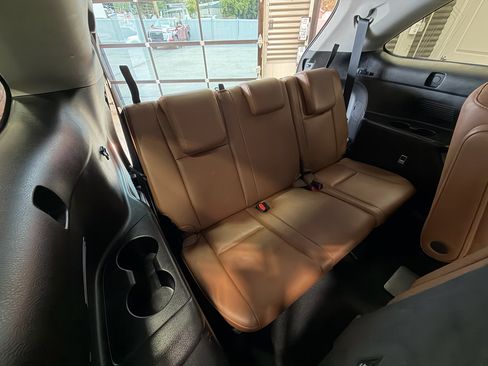 Used 2018 Toyota Highlander Limited AWD/4WD image 6