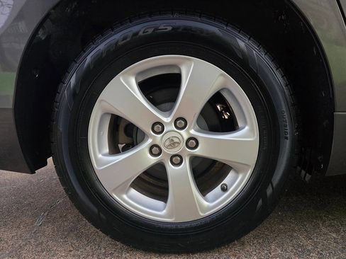 Used 2012 Toyota Sienna LE image 63