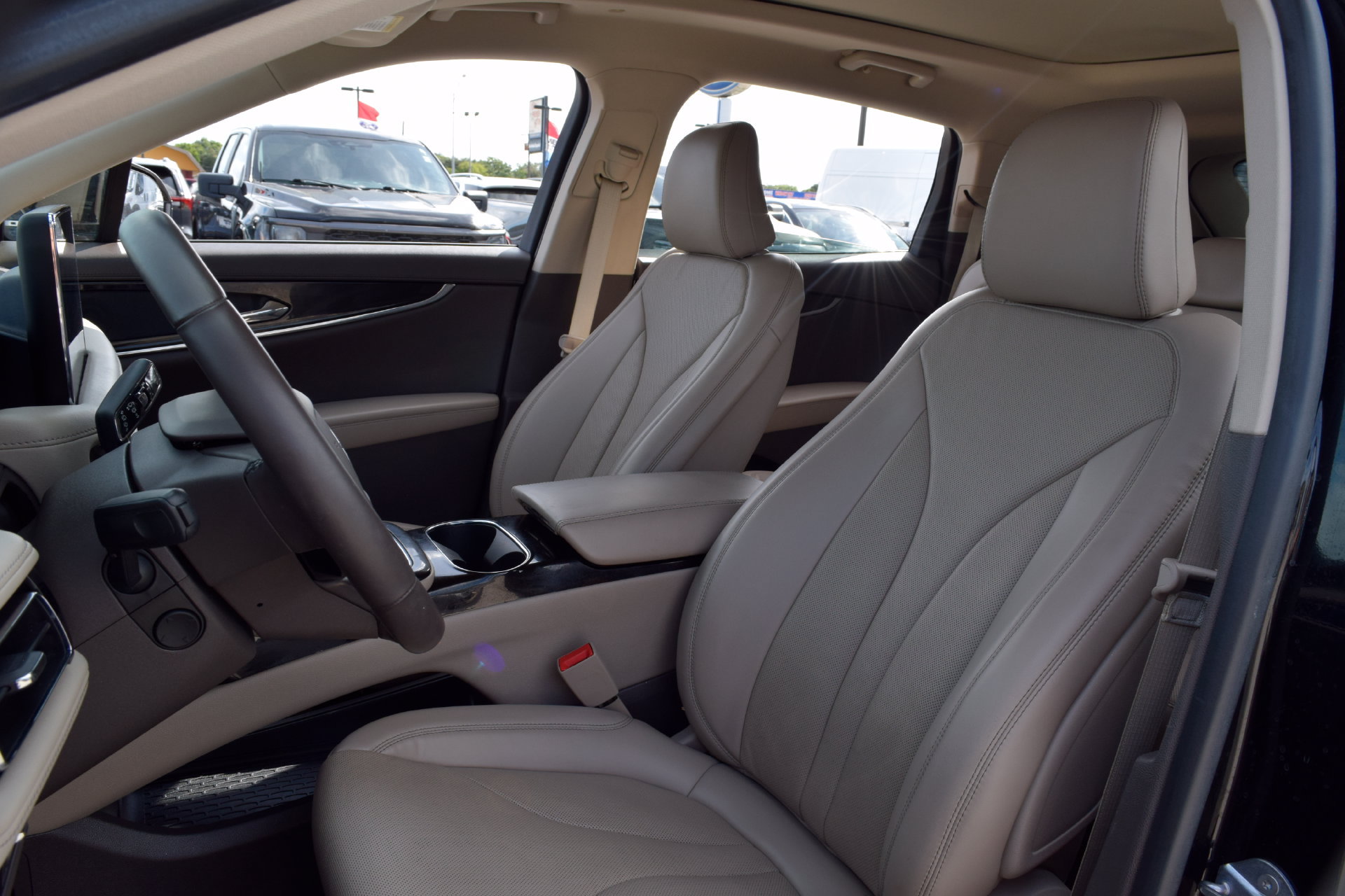 Used 2023 Lincoln Nautilus Reserve w/ Monochromatic Package AWD/4WD image 15