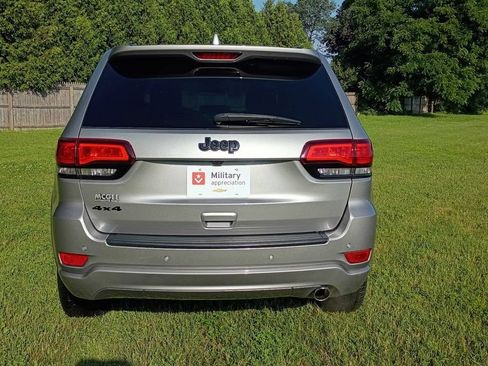 Used 2021 Jeep Grand Cherokee Laredo X AWD/4WD image 6