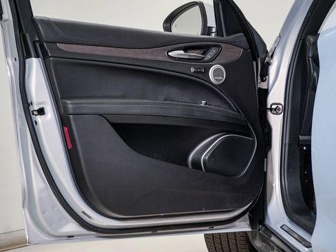 Used 2022 Alfa Romeo Stelvio Ti image 26