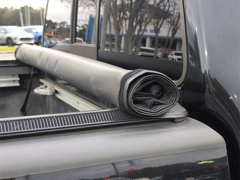 Used 2020 Nissan Frontier SV image 6