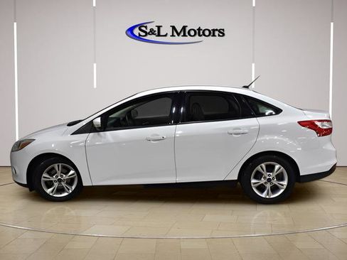 Used 2014 Ford Focus SE FWD image 3