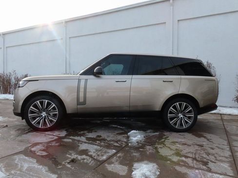 Used 2023 Land Rover Range Rover SE image 5