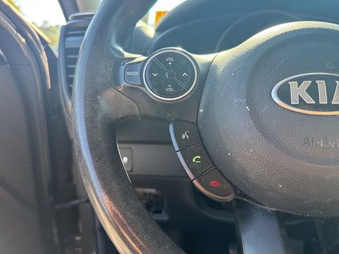 Used 2017 Kia Soul w/ Convenience Package FWD image 9