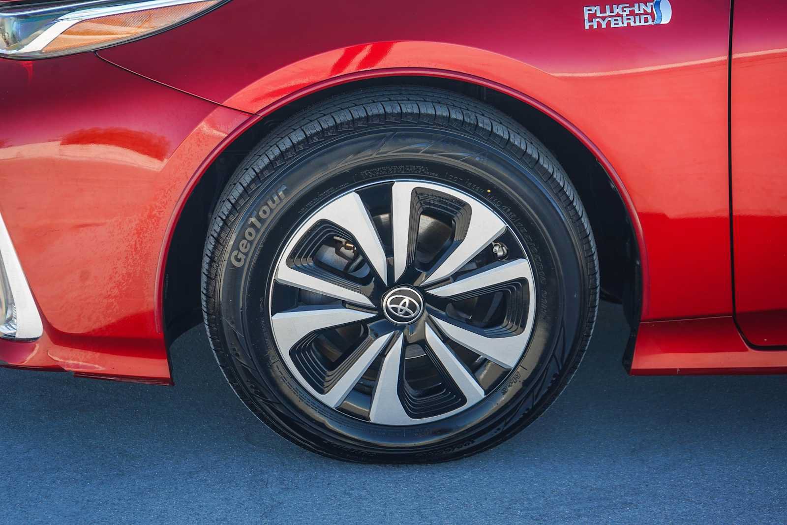 Used 2017 Toyota Prius Prime Plus w/ Carpet Mat Package FWD image 11