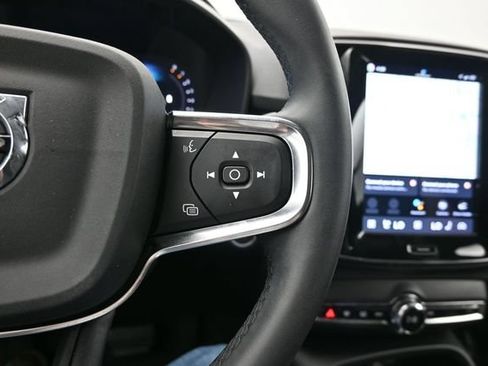 Used 2024 Volvo XC40 B5 Plus w/ Climate Package AWD/4WD image 25
