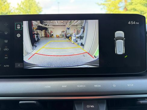 Used 2024 Kia EV9 Light Long Range RWD image 27