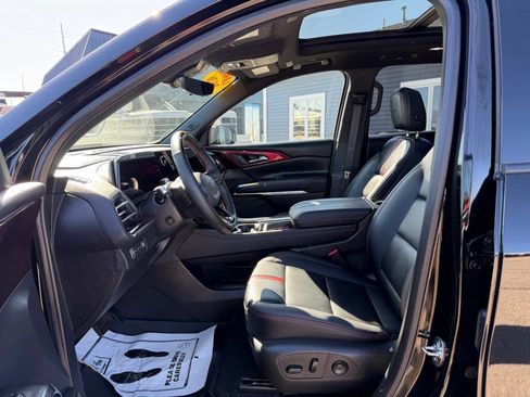 Used 2026 Chevrolet Traverse RS w/ LPO, Floor Liner Package AWD/4WD image 12