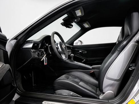 Used 2015 Porsche 911 Carrera GTS RWD image 19