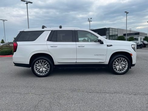 Used 2024 GMC Yukon Denali AWD/4WD image 9