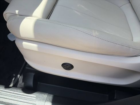 Used 2022 Mercedes-Benz GLB 250 image 10