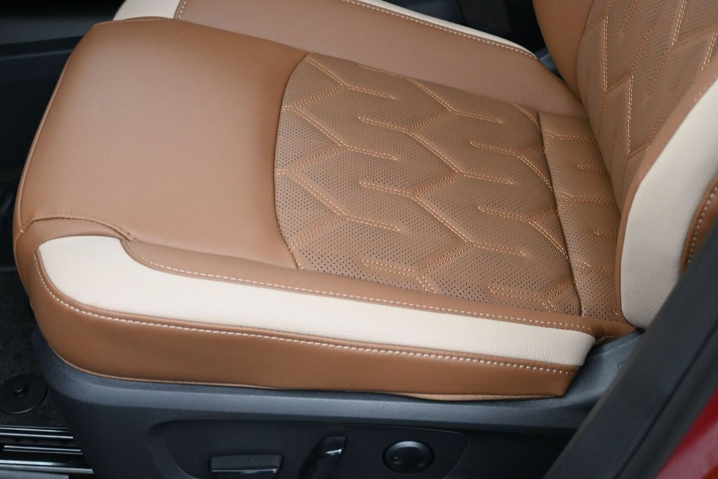 New 2026 Nissan Pathfinder Platinum AWD/4WD image 16