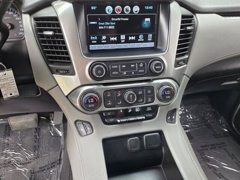 Used 2019 Chevrolet Suburban LT RWD image 5