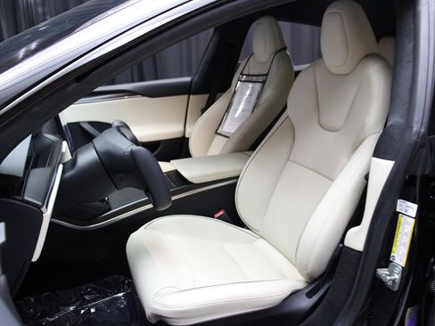 Used 2022 Tesla Model S Plaid image 33