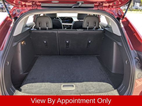 Used 2025 Chevrolet Trax LT w/ LT Convenience Package FWD image 28