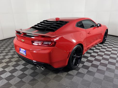 Used 2018 Chevrolet Camaro SS RWD image 7